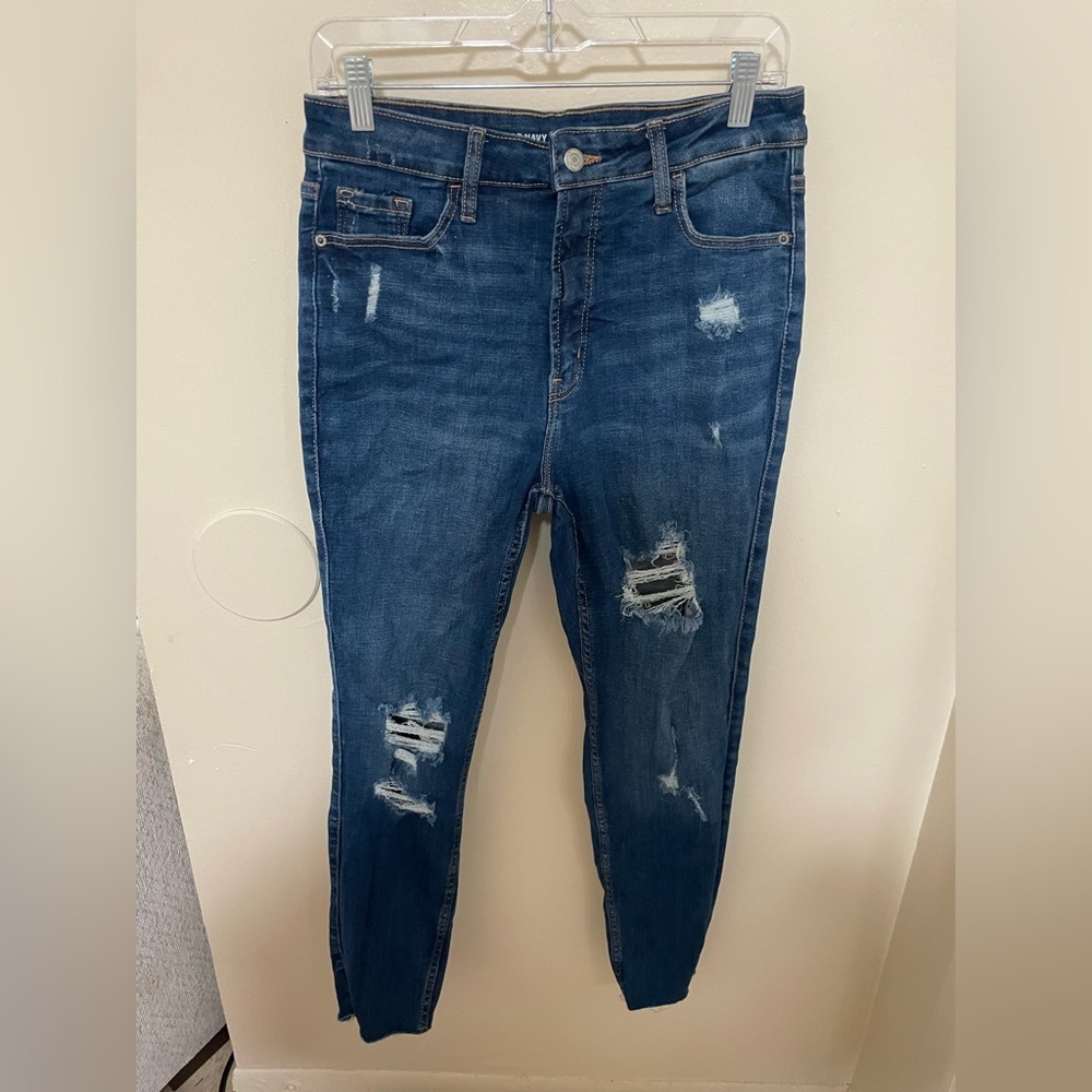 ✨Old Navy Distressed Jeans Super Hi Rise Size 8